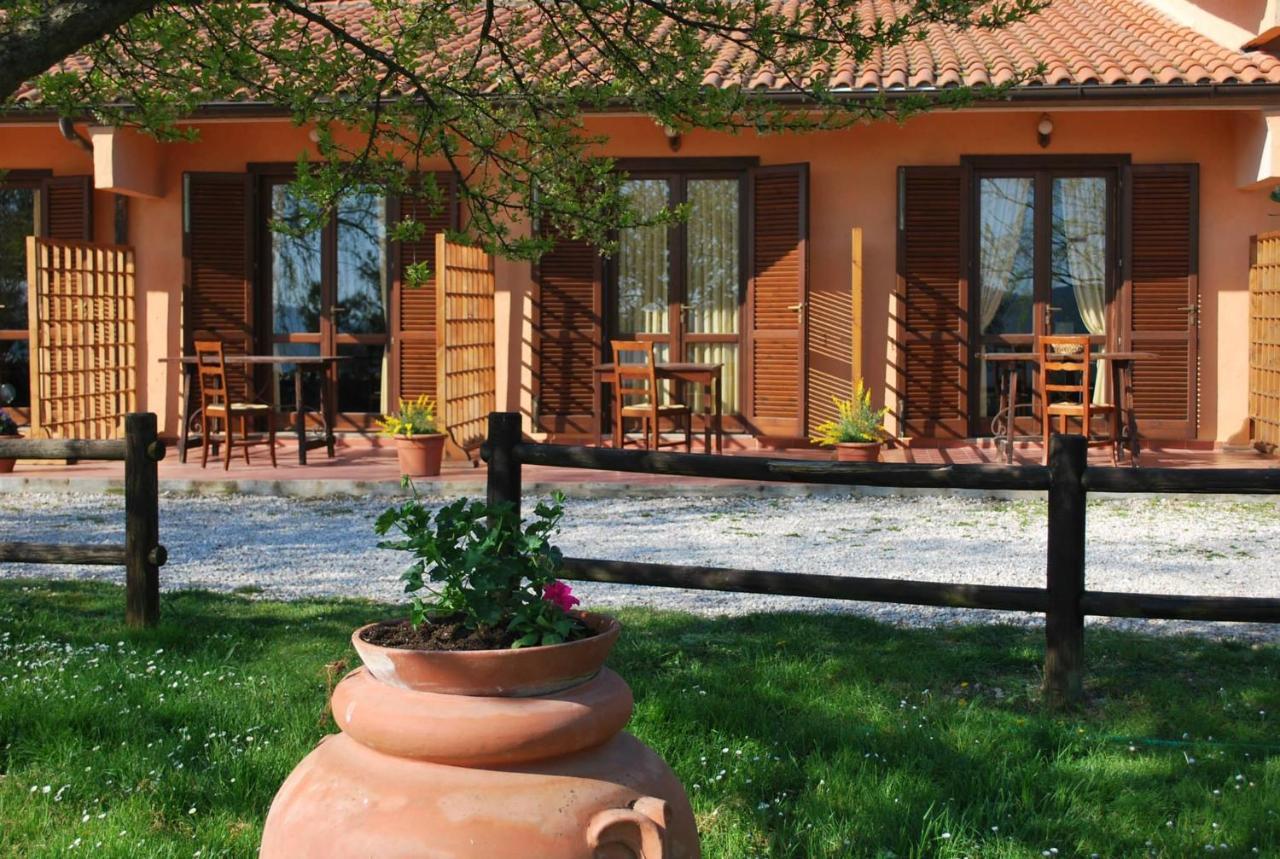 Erba Di Campo Residence Quercianella Eksteriør billede