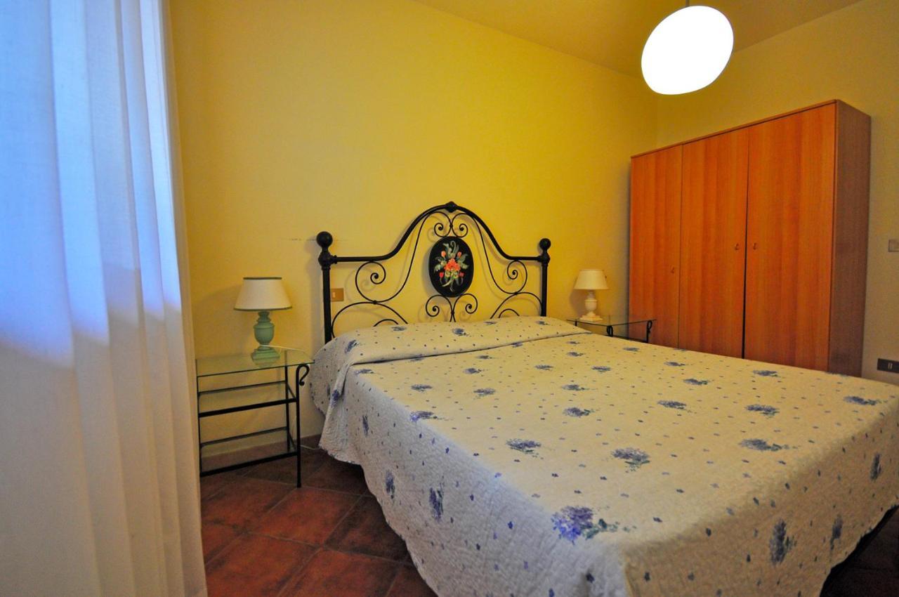 Erba Di Campo Residence Quercianella Eksteriør billede